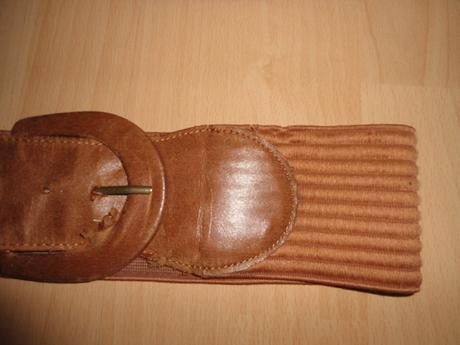 Hnedy elasticky opasok, 