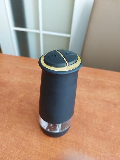 Automatická korenička/soľnička tchibo,