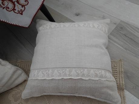 Set obrusov ručne vyšitých-vankúš ľanový, 