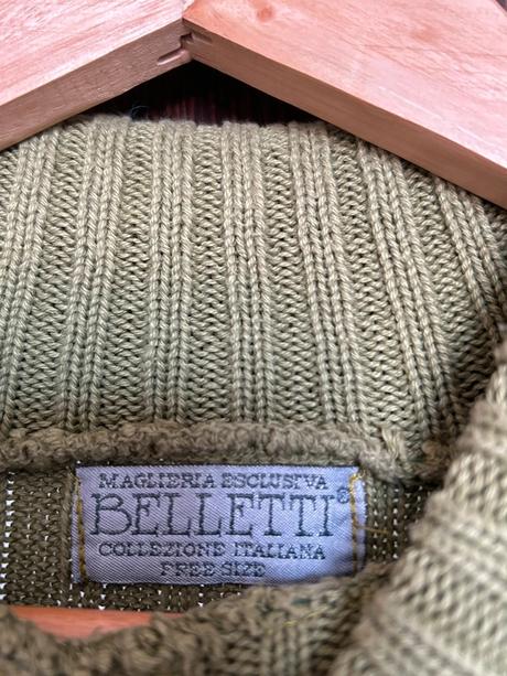 Zelený sveter s rolákom, 