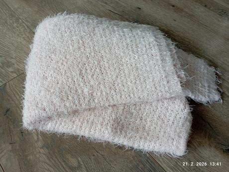 Mäkkučký pulóvrik s/xs (už s poštovným), 164