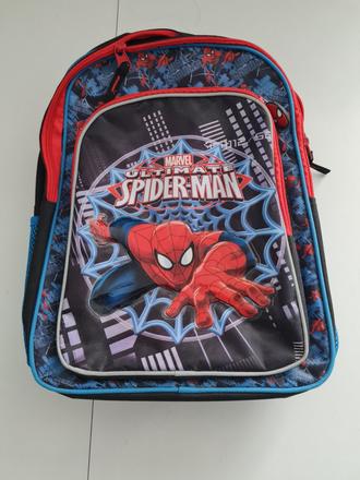 Batoh spider man, 