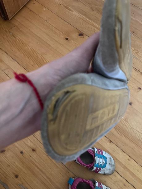 Capacky, shooshoos,25