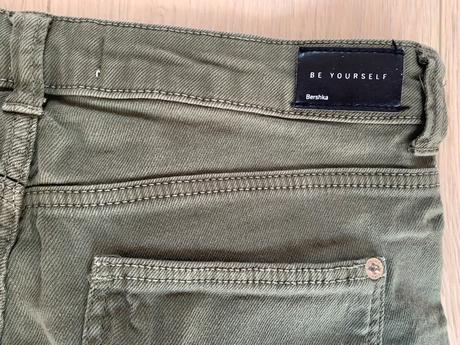 Kraťasy zn. bershka, bershka,36