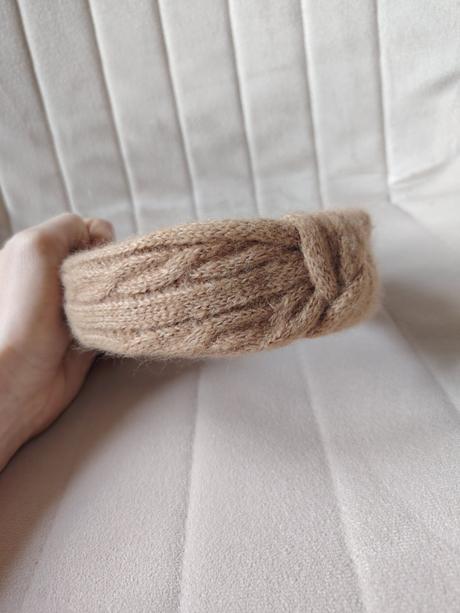 Vlnená bledo hnedá čelenka do vlasov, 