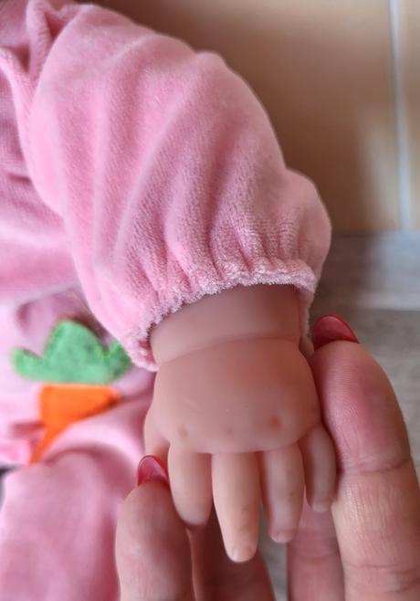 Bábika s modrými očami, 