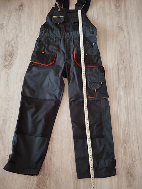 Monterky worker, 116