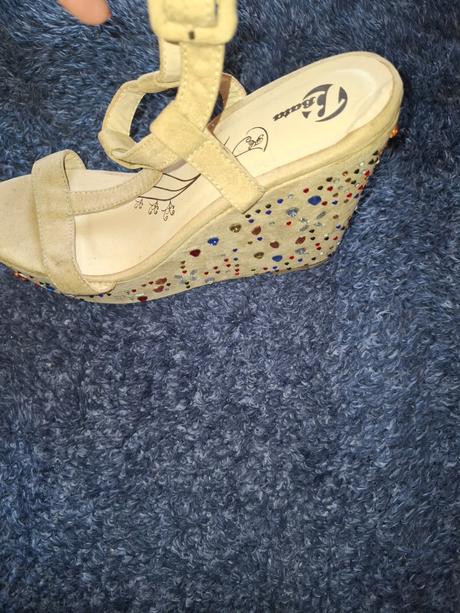 Damske sandale, baťa,39