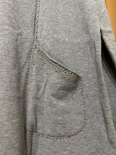 Šedé zdobené pulóvrové šaty s vteckami, xl
