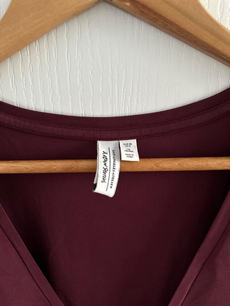 Bordové tričko značky & other stories, 36