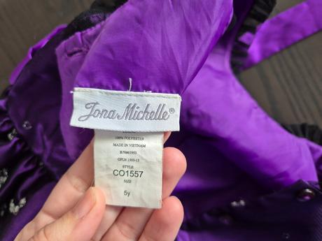 Slávnostné šaty, 110