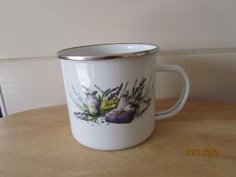 Plechovy hrncek, 