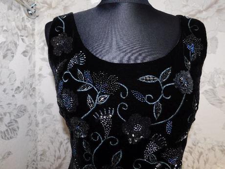 Luxusny velmi pekny zamatovy top na slavnost, 36