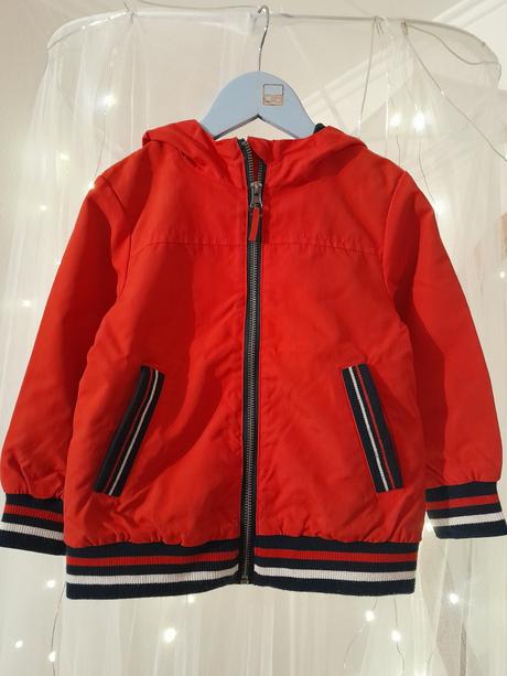 Červená vetrovka s kapucňou 104, topolino,104