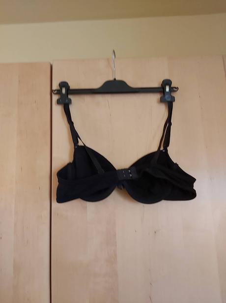 Podprsenka čierna 80b s odnímateľnými ramienkami, 80b