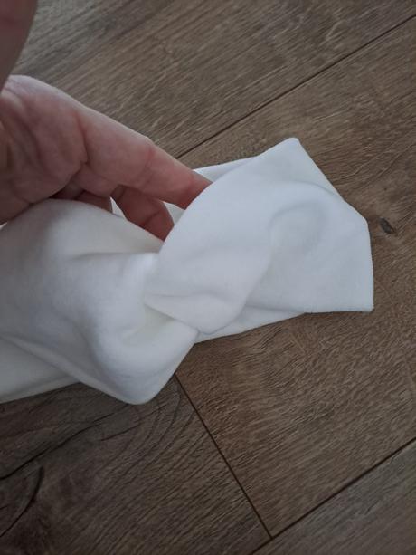 Velurova čelenka, 92