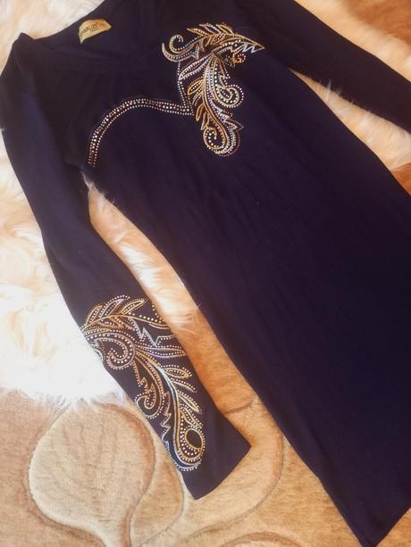 Svetrikove šaty s kamienkami, m