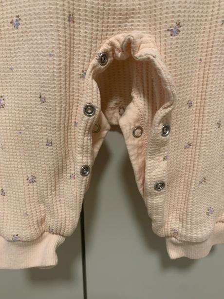 Pyžamkový overál s kvietkami, 68