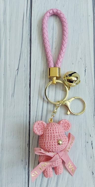 Prívesok s mackom a roľničkou,