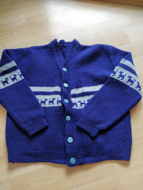 Ručné štrikovaný svetrík, 104