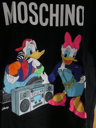 Moschino moderne,trendy,kvalitne bavlnene tricko l, moschino,l