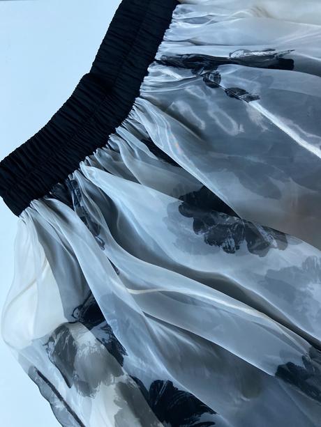 Rozmerná sukňa, zara,s