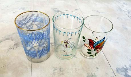 Staré socialistické retro poháre 8 ks, 