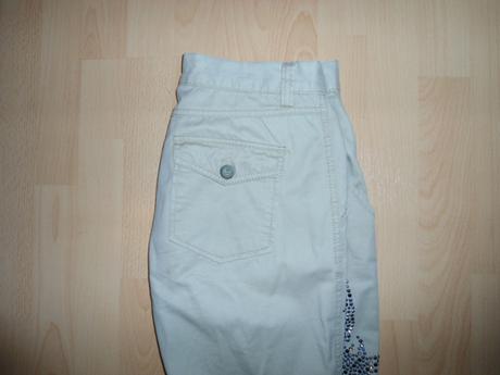 Kremove nohavice, amisu,s