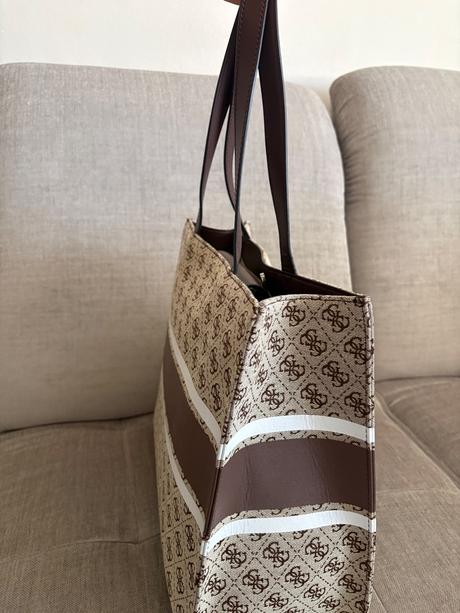 Kabelka guess, guess