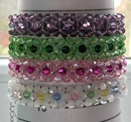 Ligotavé náramky zo sklenených korálok, 