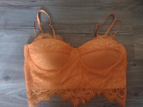 Podprsenka, alebo top, amisu,m