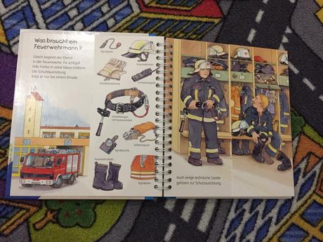 Knihy okienkove dinosaury a poziarnici v nj, 