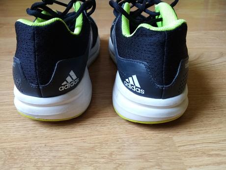 Tenisky vhodné na telesnú, adidas,38