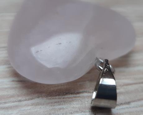 Prívesok - ruženínové srdiečko,