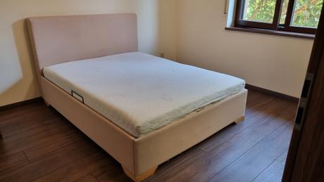 Krémová manželská posteľ 156x216,