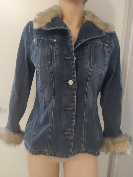 Riflova bunda znackova z kozusinkou  raz oblecena, s