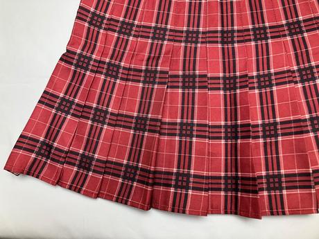 Dámska červená károvaná sukňa s kraťasmi, m