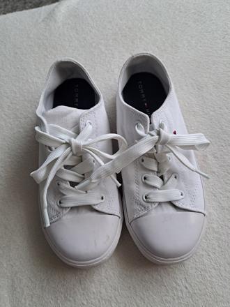 Th tenisky, tommy hilfiger,32