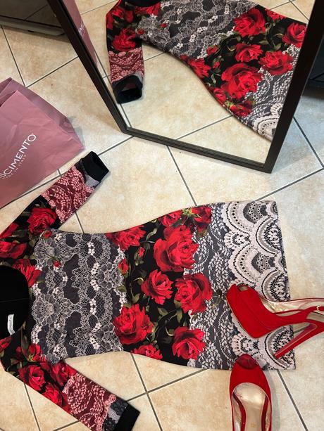 Rinascimento šaty, xs