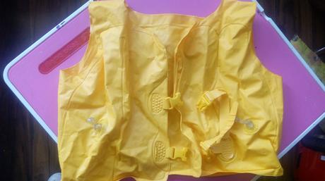 Nafukovacia vesta nepouzivana, 