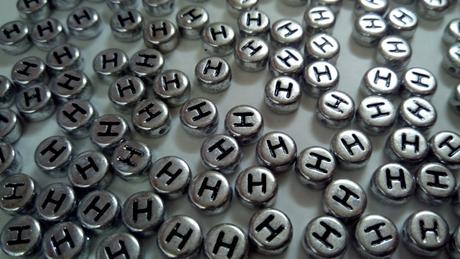 Korálky písmenka strieborné h, 