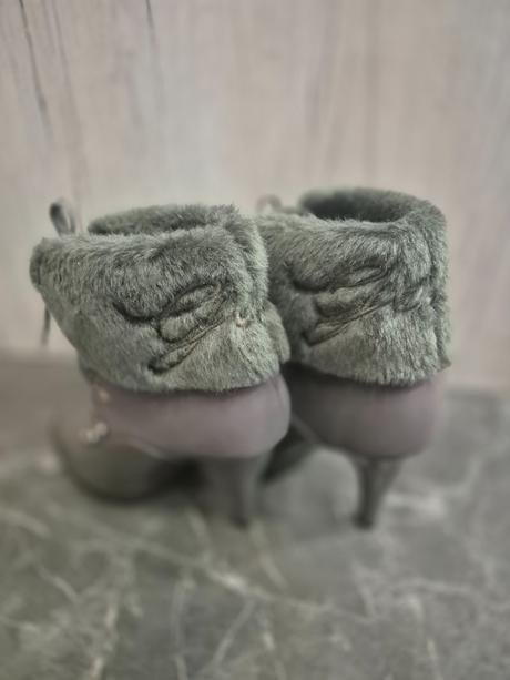 Kotnikove čižmy, guess,38