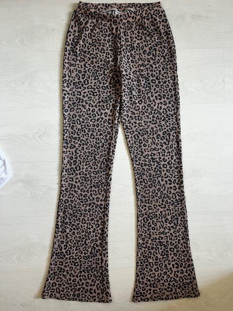 Zvoncové nohavice, 176