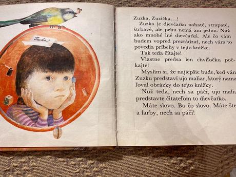 Retro stará kniha hlupáčik s velikánskou jednotkou, 