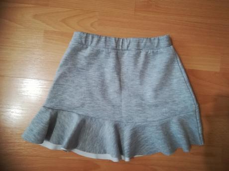 Dievčenska sukňa, 122