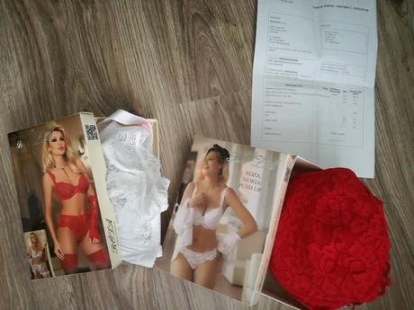 Luxusná čipkovana podprsenka červena a biela 85d, 85d