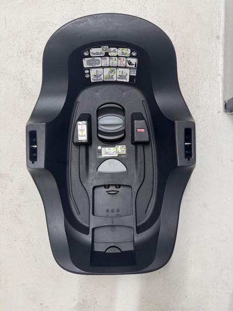 Základňa na vajíčko, britax