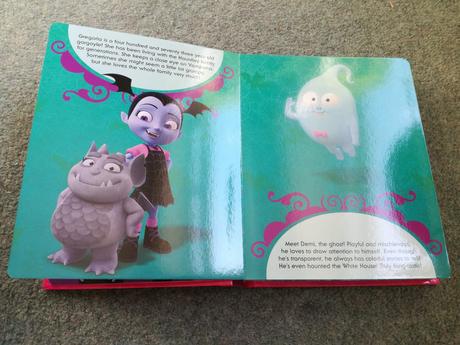 My busy book vampirina, 