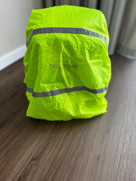 Skolska taska backman s prislusenstvom,