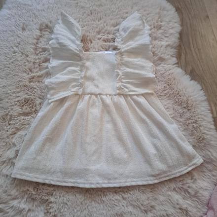 Biely volánový top, 92